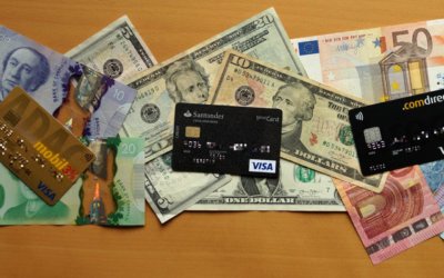 Bargeld oder Kreditkarte? Unsere Tipps zum Bezahlen auf Reisen