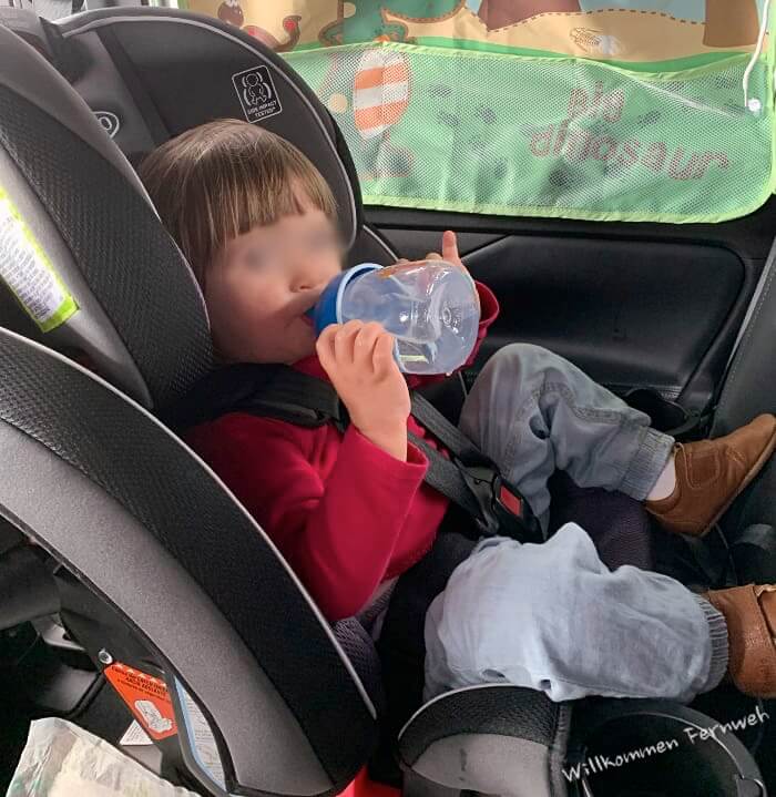 Amerikanischer Kindersitz mit Latch-System im Mietwagen